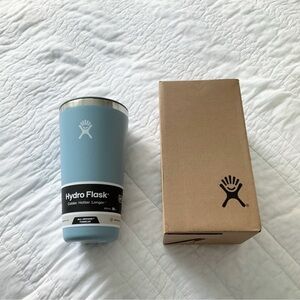 Hydroflask 28 oz All around tumbler in Rain